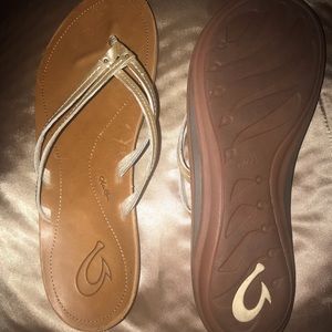 Olukai O’i flip flops size 10